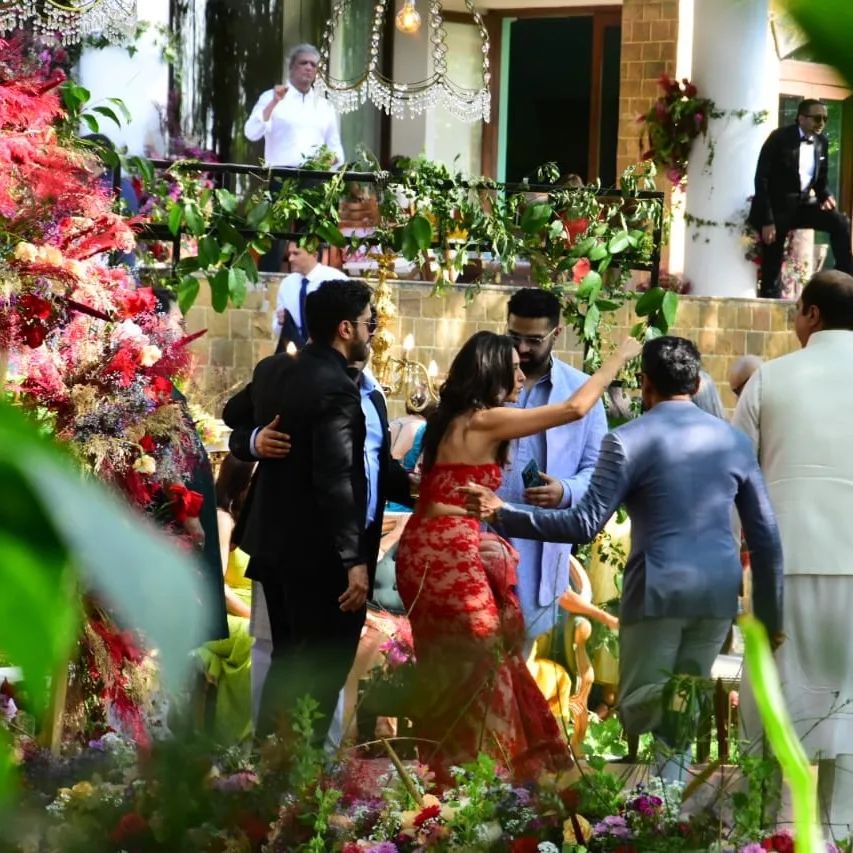 Photos: Farhan Akhtar & Shibani Dandekar's Wedding Pictures Look Straight Out Of A Fairytale