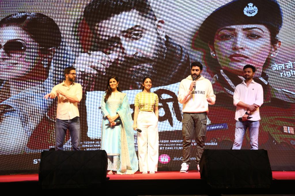 Video: Abhishek Bachchan Holds A Special Screening Of 'Dasvi' For The Inmates Of Agra Central Jail