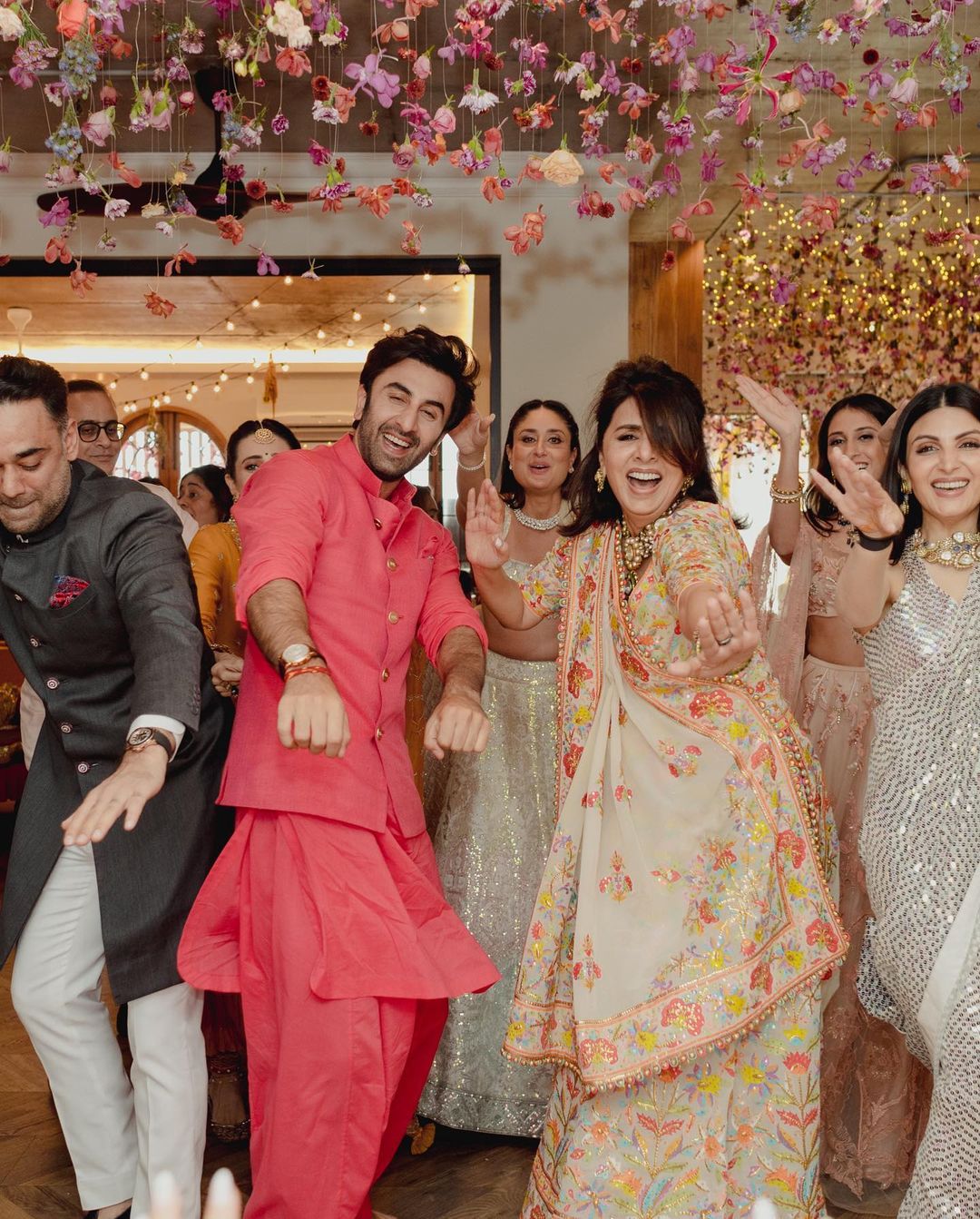 Ranbir-Alia Wedding : Photos from Ranbir Kapoor & Alia Bhatt's Mehendi Are Sheer Love