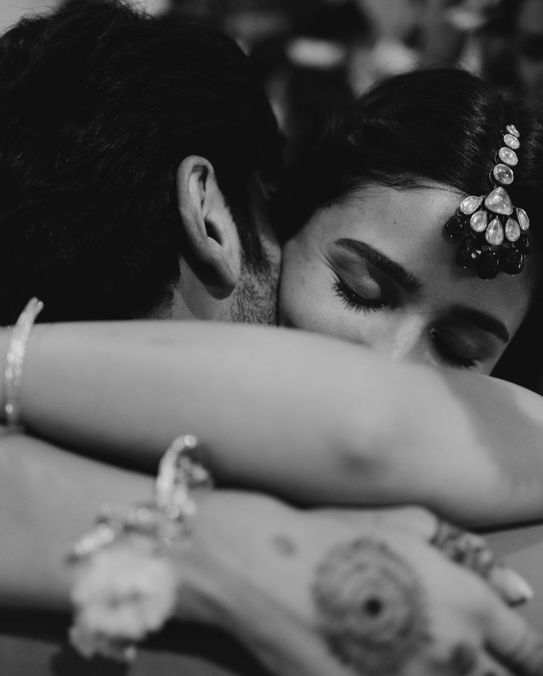 Ranbir-Alia Wedding : Photos from Ranbir Kapoor & Alia Bhatt's Mehendi Are Sheer Love