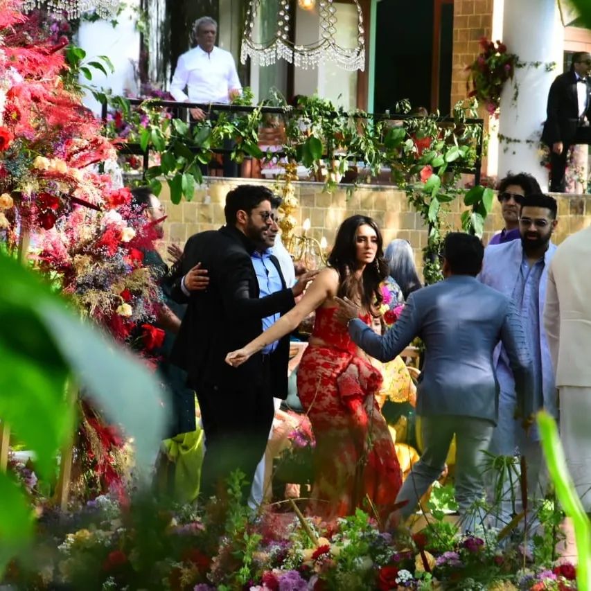 Photos: Farhan Akhtar & Shibani Dandekar's Wedding Pictures Look Straight Out Of A Fairytale