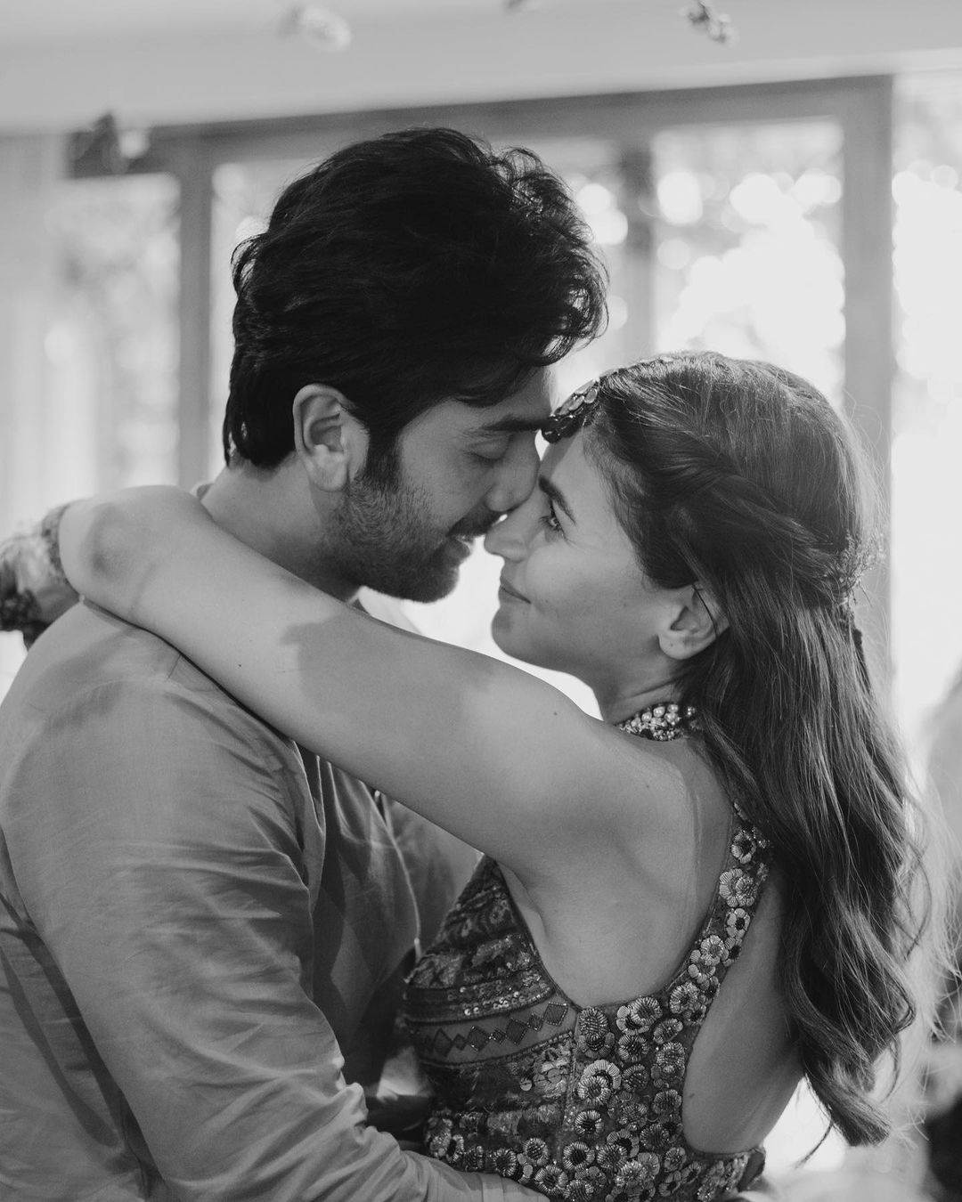 Ranbir-Alia Wedding : Photos from Ranbir Kapoor & Alia Bhatt's Mehendi Are Sheer Love
