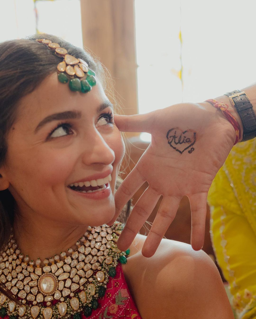 Ranbir-Alia Wedding : Photos from Ranbir Kapoor & Alia Bhatt's Mehendi Are Sheer Love