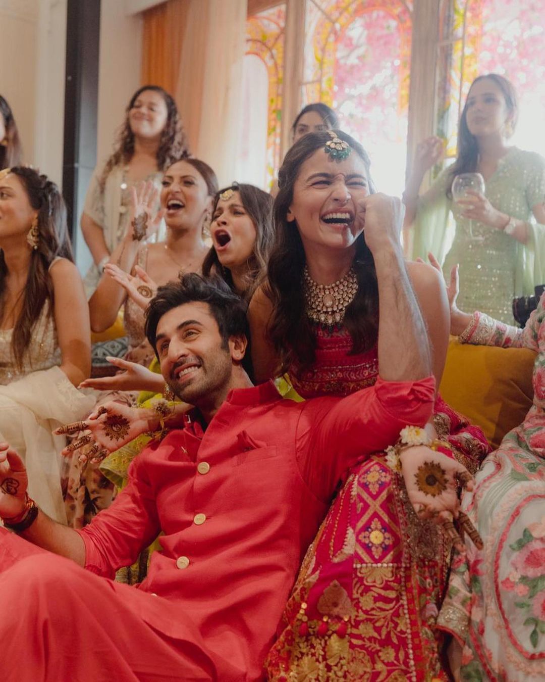 Ranbir-Alia Wedding : Photos from Ranbir Kapoor & Alia Bhatt's Mehendi Are Sheer Love