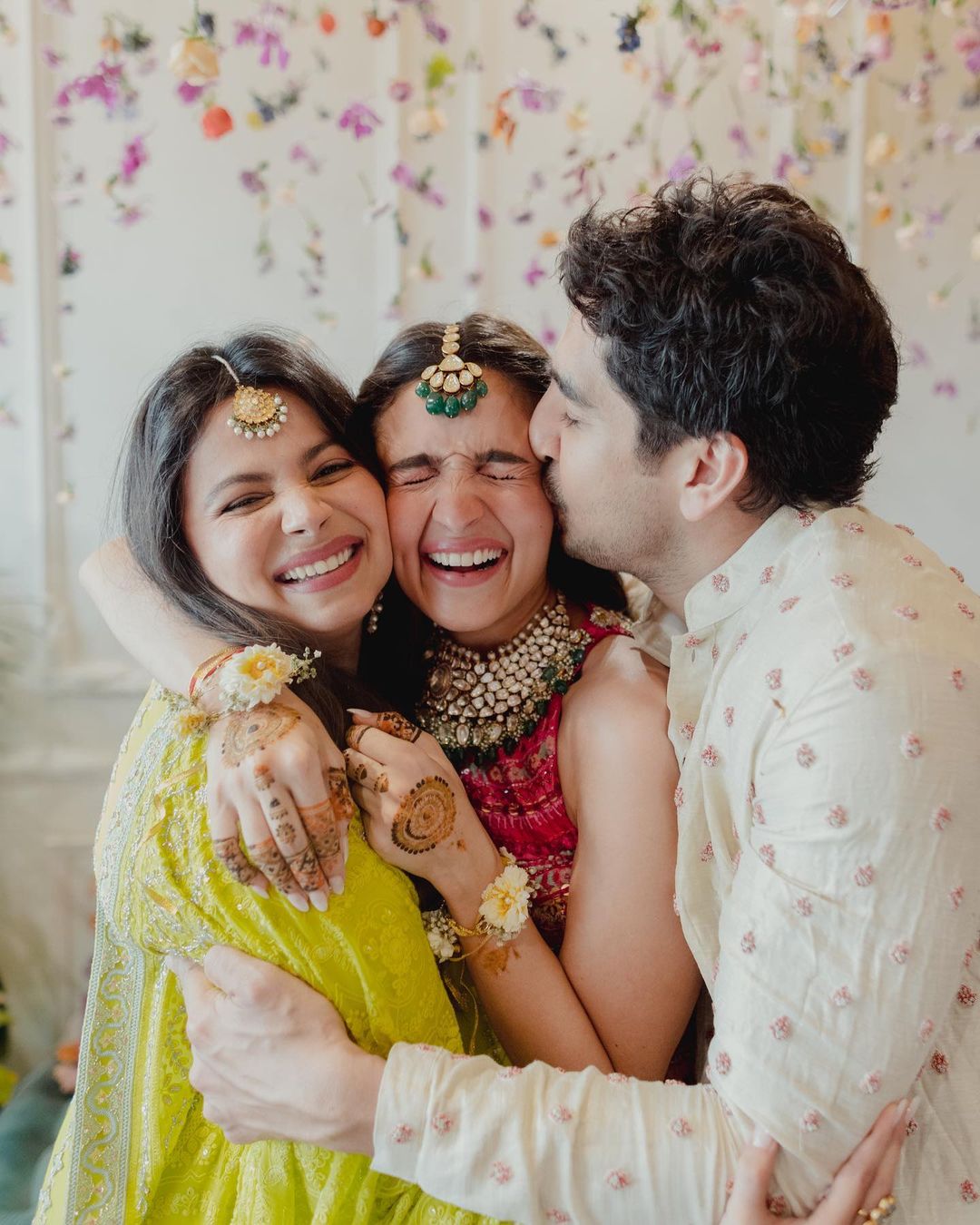 Ranbir-Alia Wedding : Photos from Ranbir Kapoor & Alia Bhatt's Mehendi Are Sheer Love