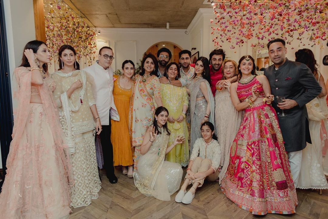 Ranbir-Alia Wedding : Photos from Ranbir Kapoor & Alia Bhatt's Mehendi Are Sheer Love