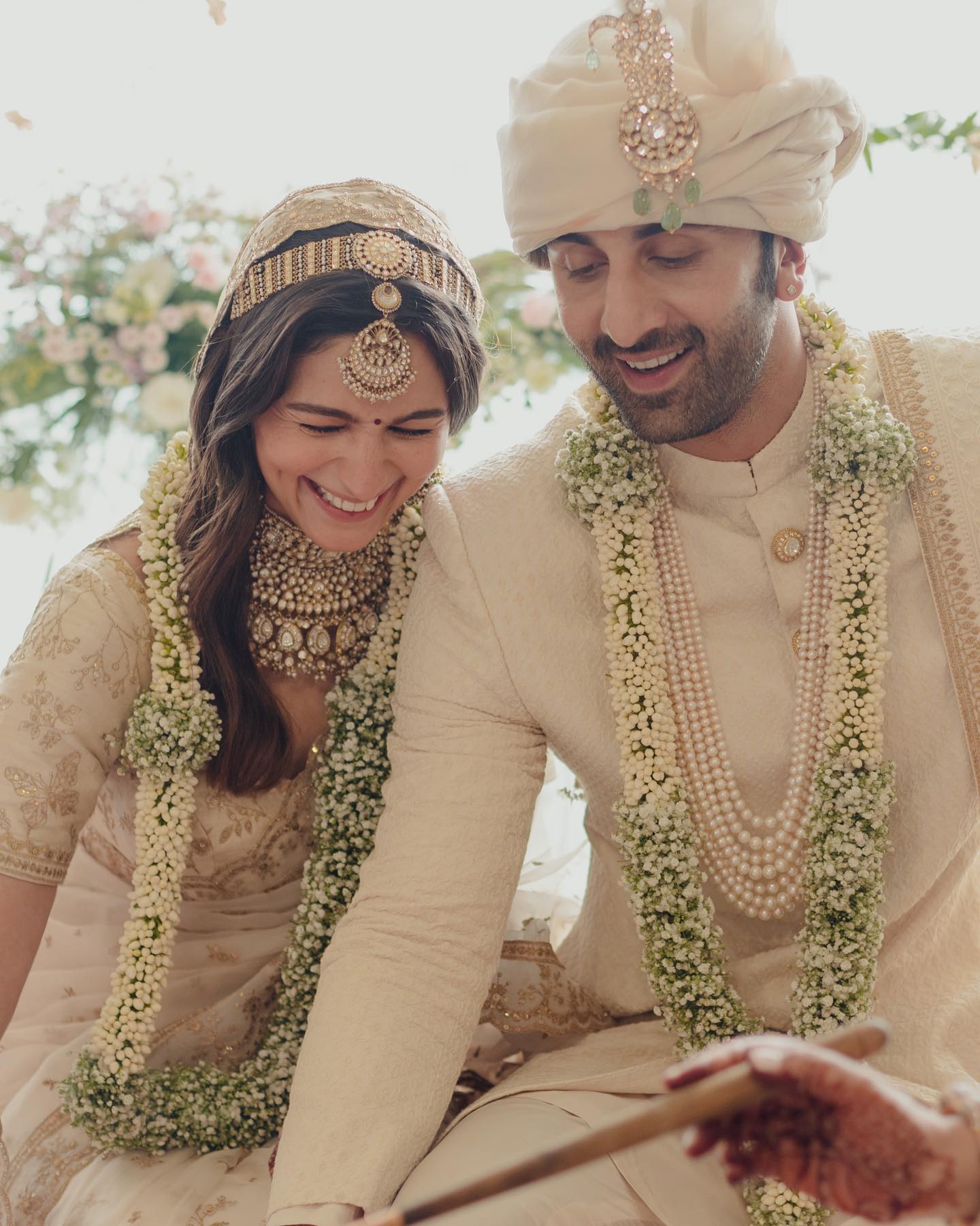 Photos: Ranbir Kapoor & Alia Bhatt's First Pictures As Husband & Wife Are What Dreams Are Made Of