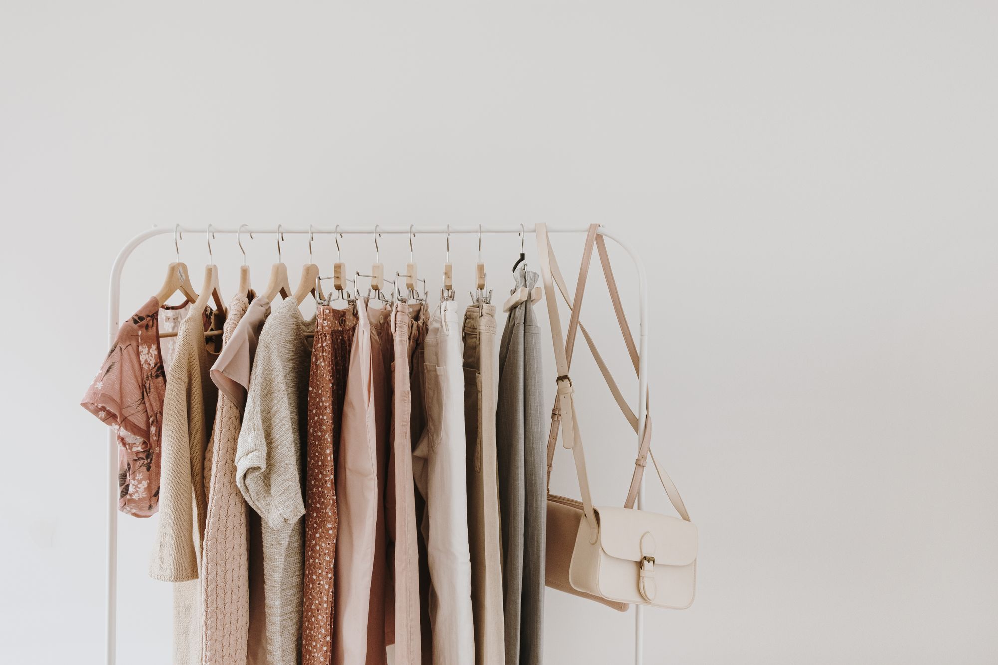 4 Tips You Need To Get Dressed In Under 5 Minutes